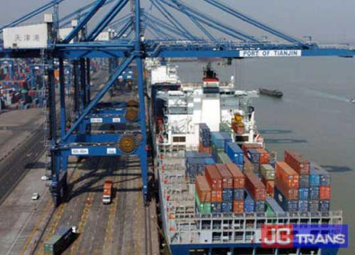 天津海運(yùn)港單船集裝箱吞吐量過(guò)萬(wàn)箱